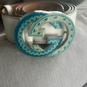 GUCCI GG belt. Beautiful enamel buckle